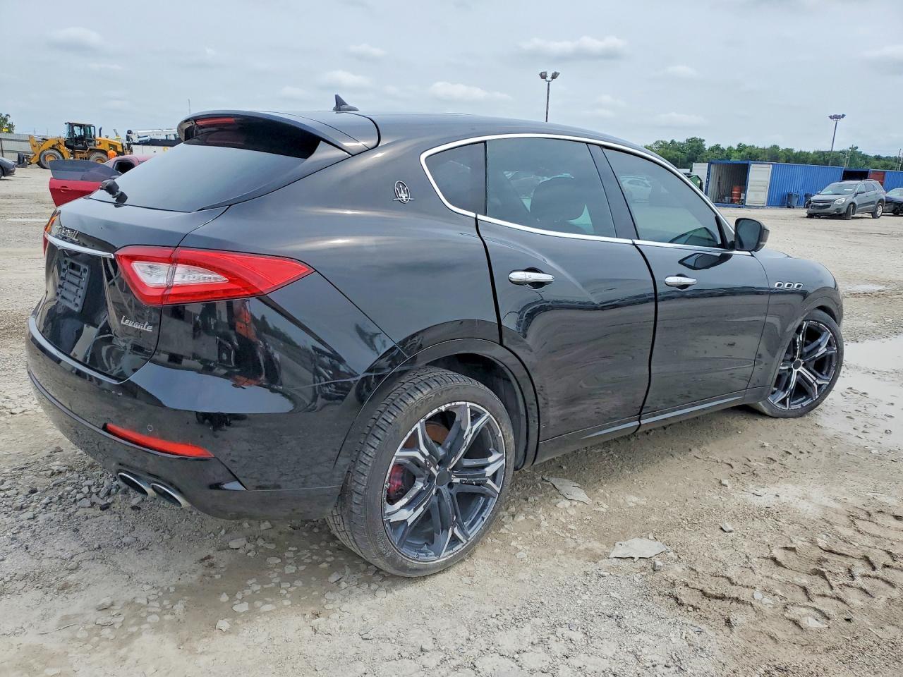 2017 Maserati Levante - Фото 3