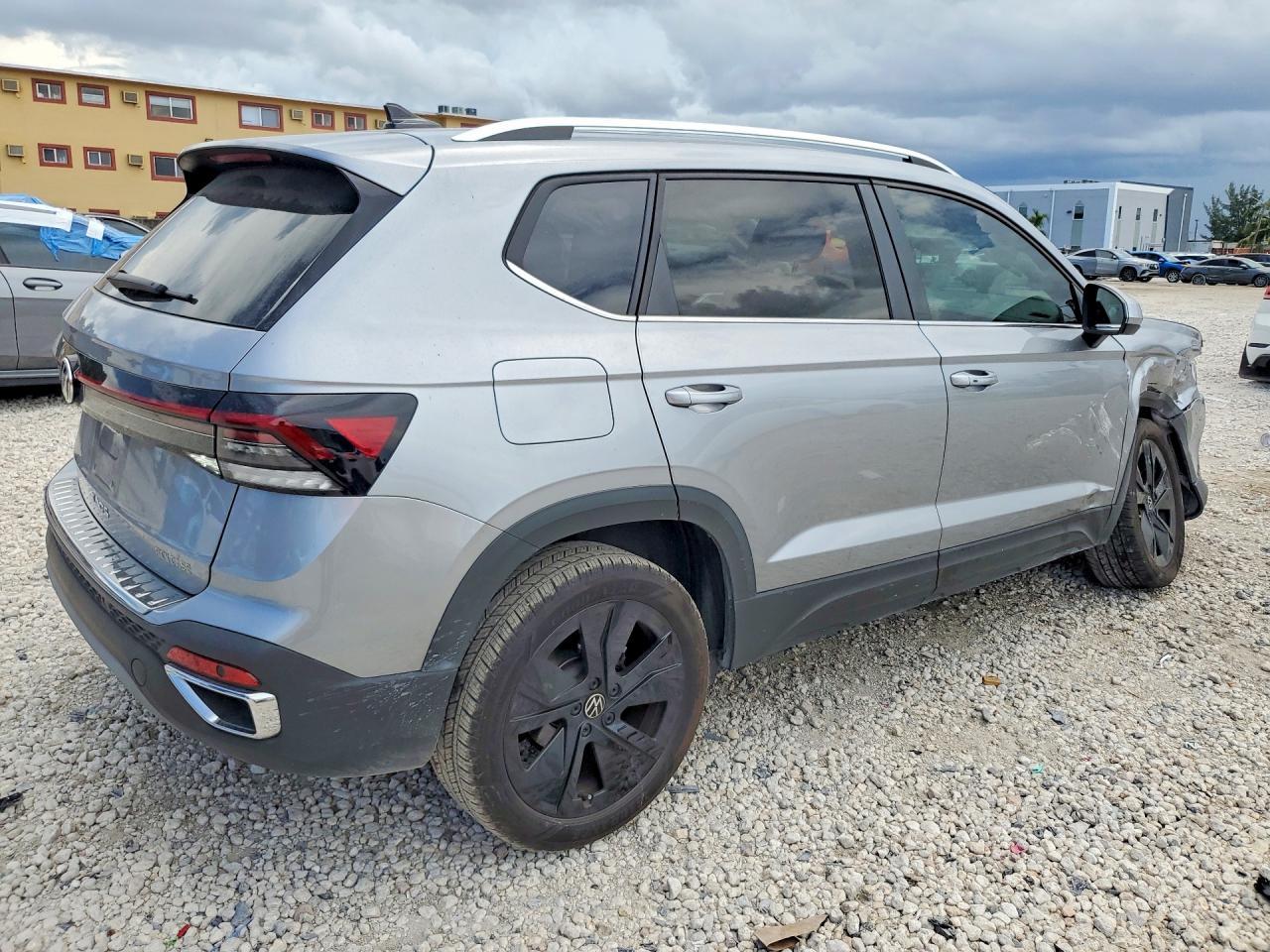 2025 Volkswagen Taos Se - Фото 3
