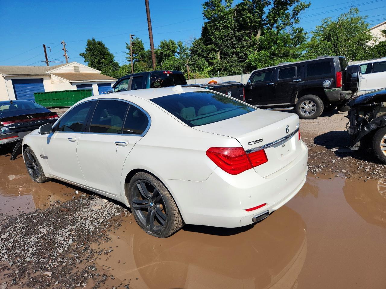 2010 BMW 750 I xDrive - Фото 2