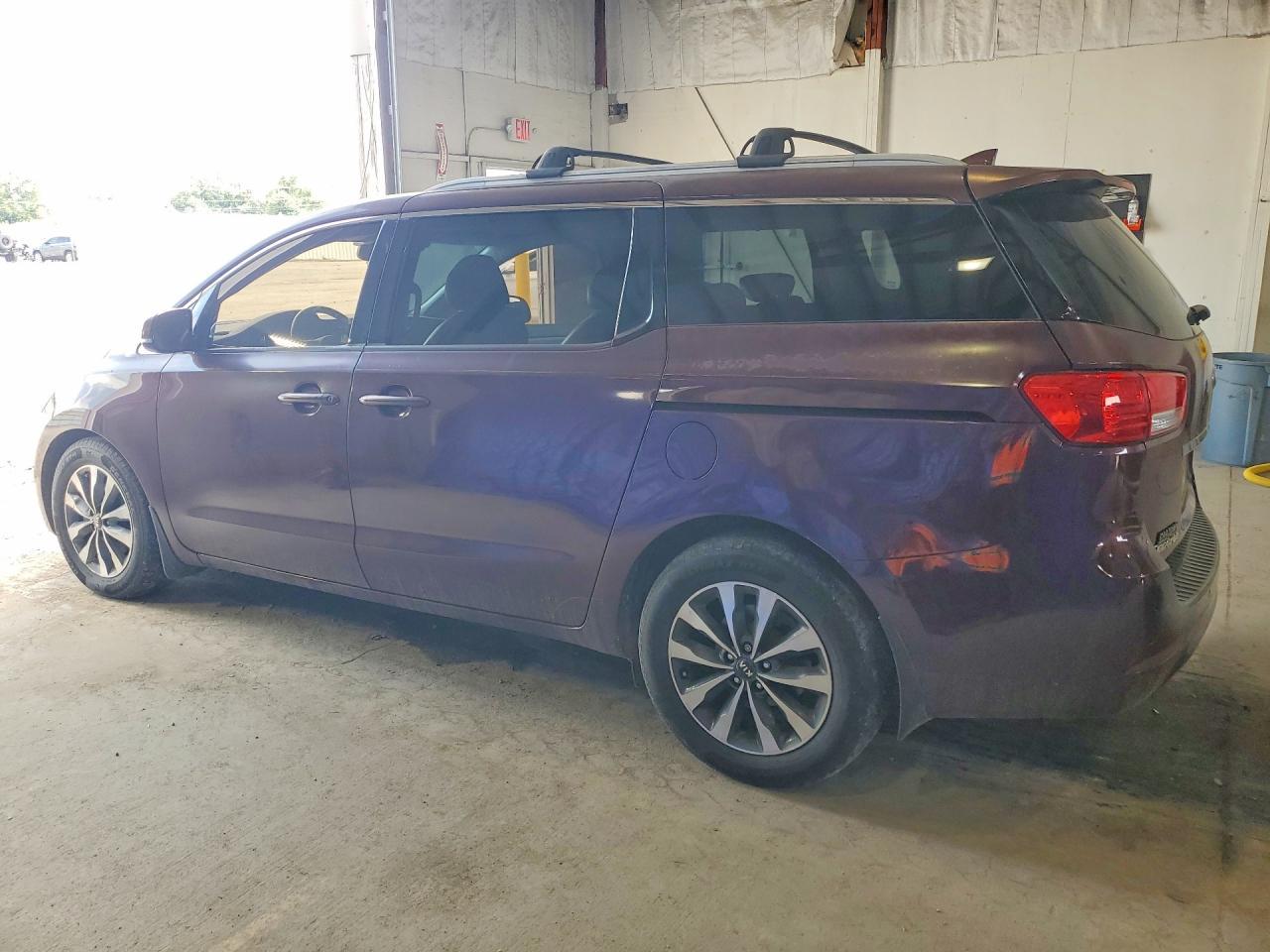 2015 Kia Sedona Sx - Image 2
