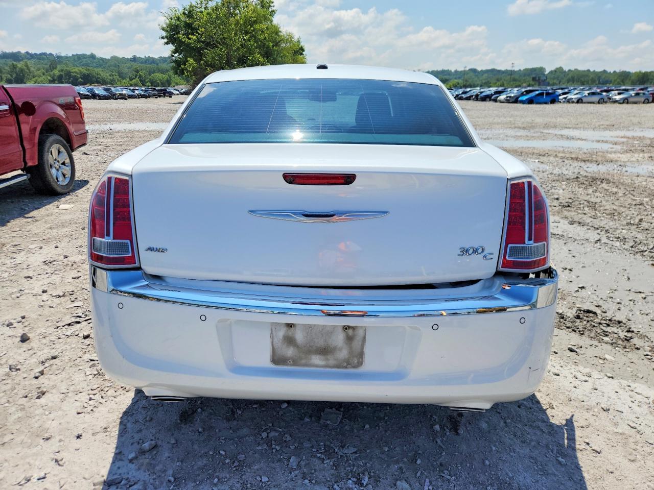 2013 Chrysler 300C - Image 6