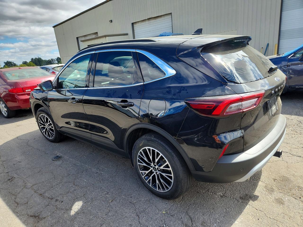 2023 Ford Escape - Image 2