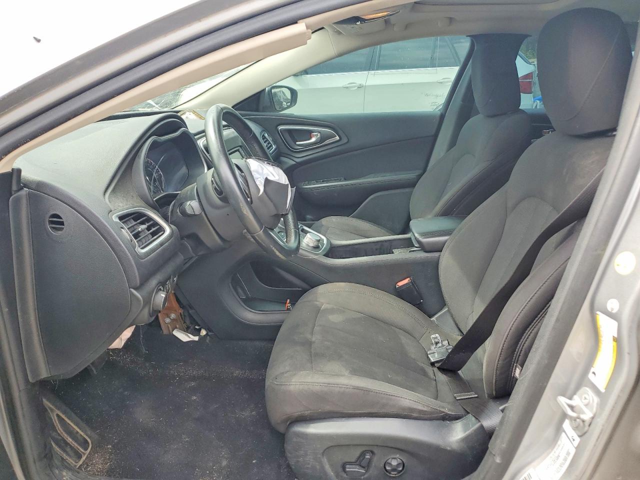 2015 Chrysler 200 Limited - Фото 7