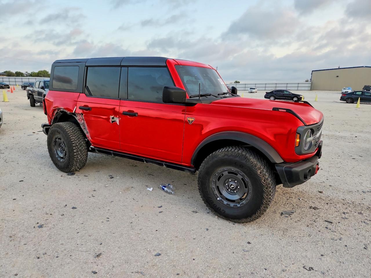 2023 Ford Bronco Base - Фото 4