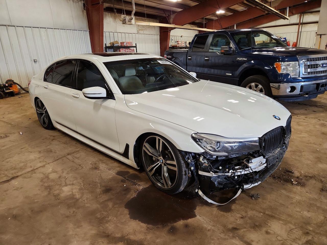 2017 BMW 740 I - Фото 4
