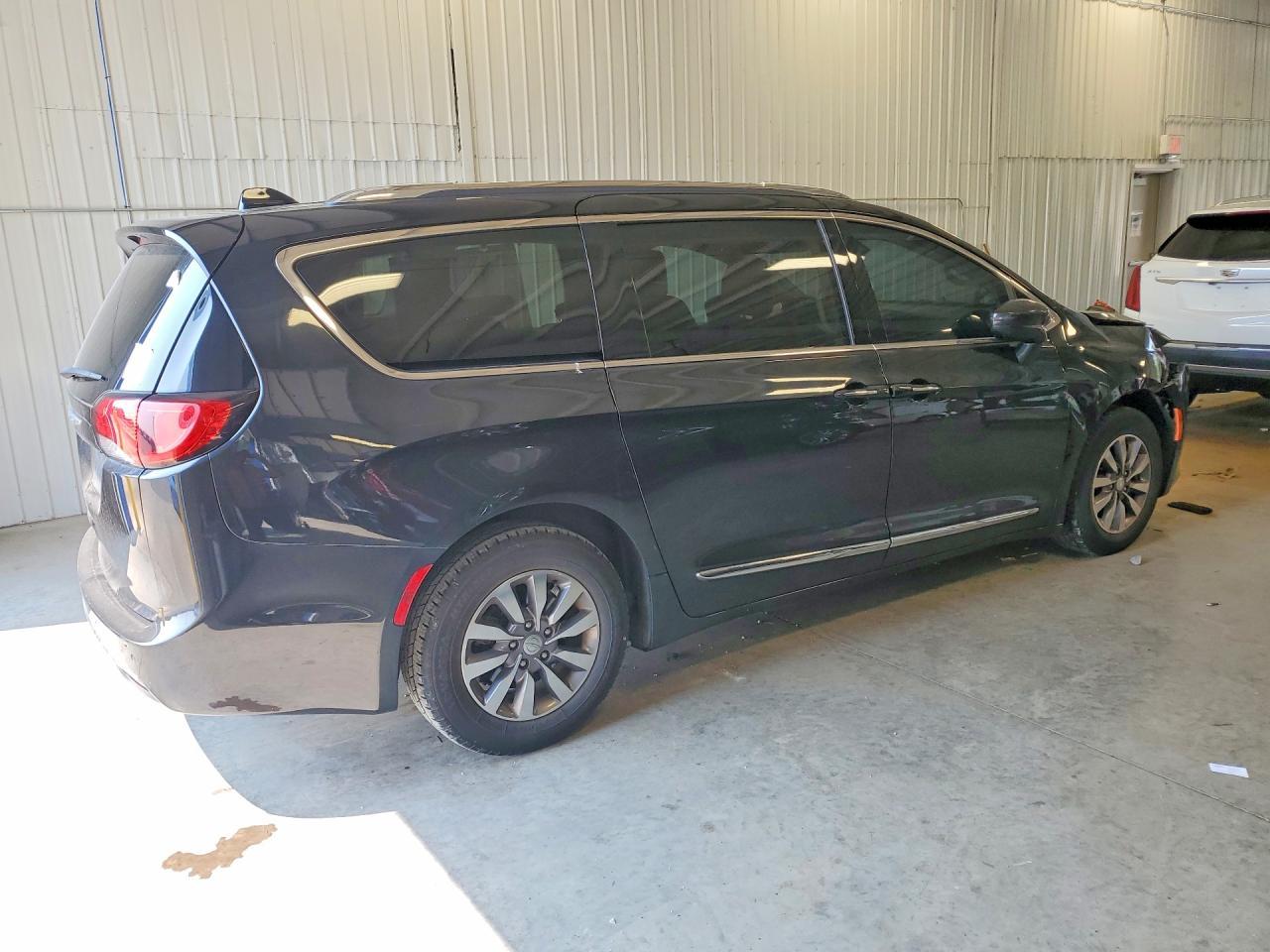 2020 Chrysler Pacifica Touring L Plus - Image 3