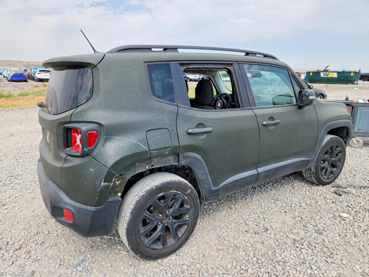 2016 Jeep Renegade Latitude - Image 3