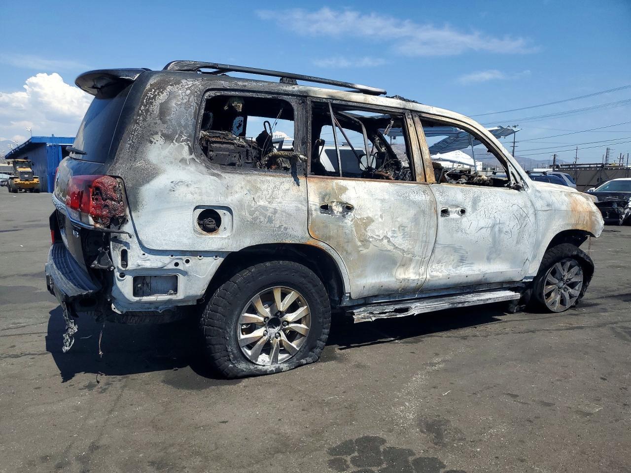 2018 Toyota Land Cruiser Base - Фото 3
