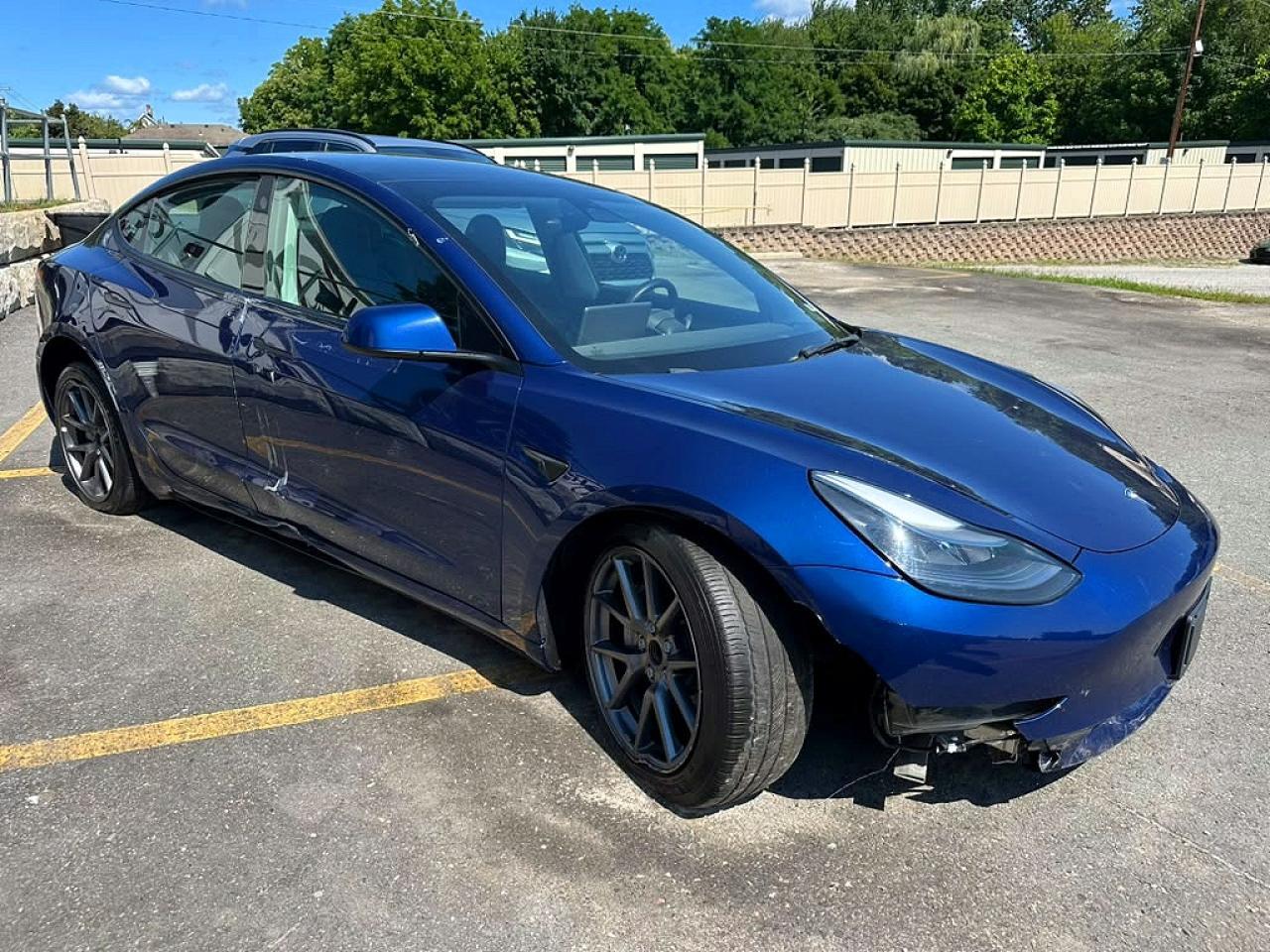 2023 Tesla Model 3 - Фото 4
