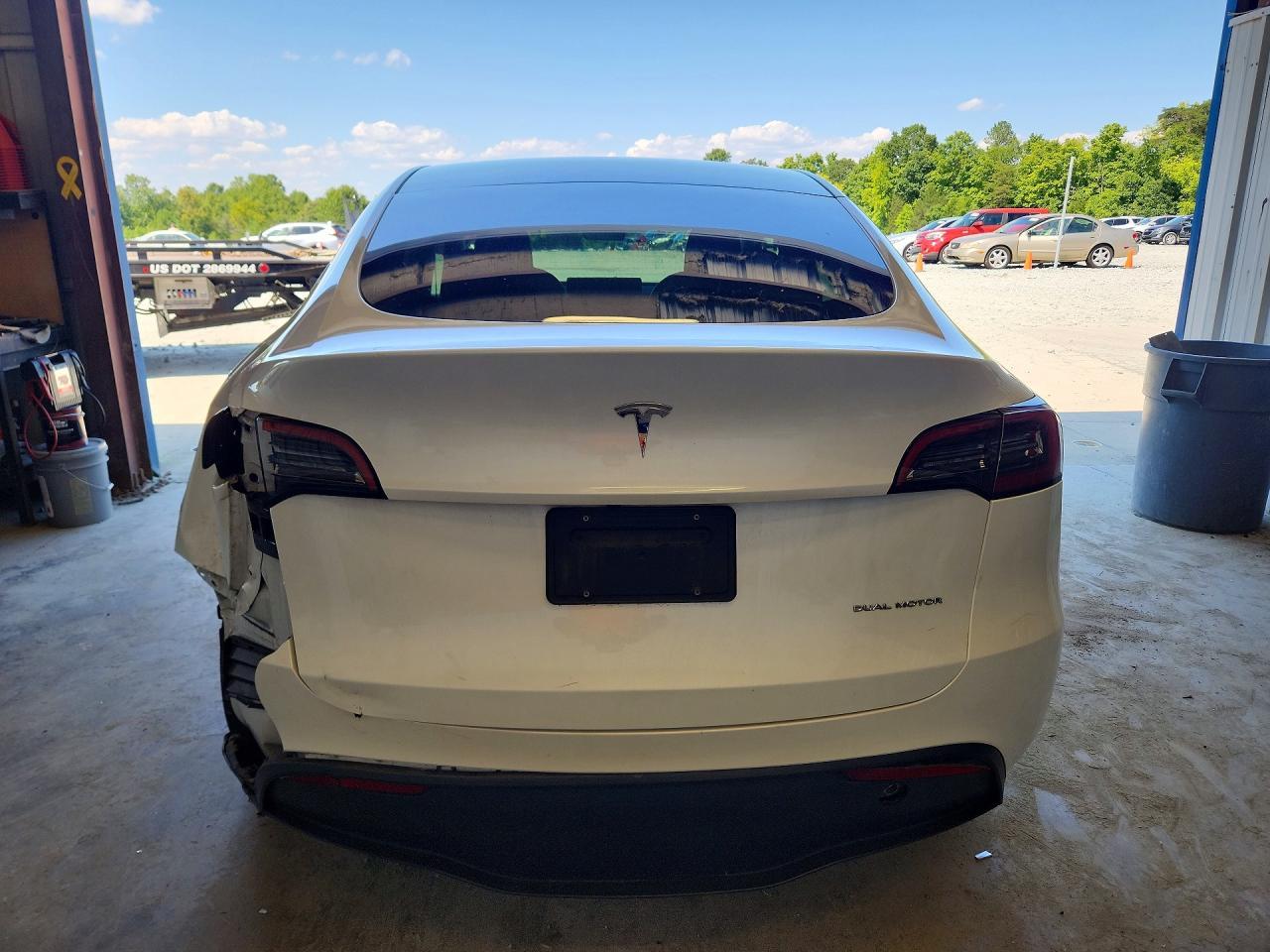 2023 Tesla Model Y - Фото 6