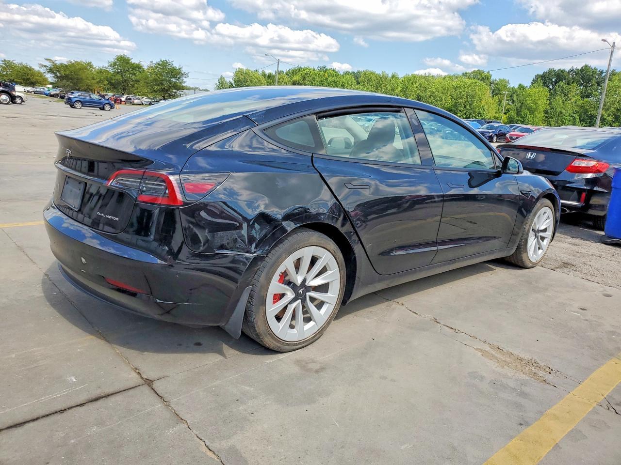 2023 Tesla Model 3 - Image 3