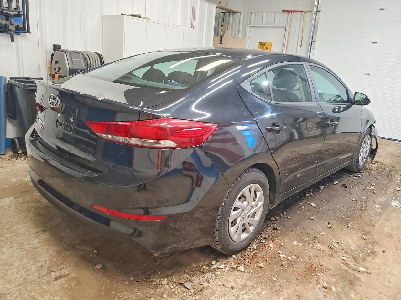 2018 Hyundai Elantra Se - Image 3