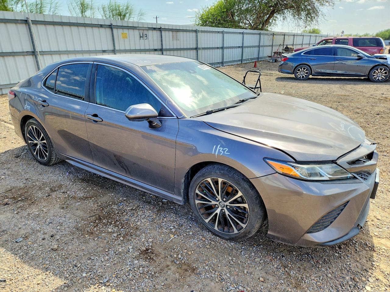 2018 Toyota Camry Se - Image 4