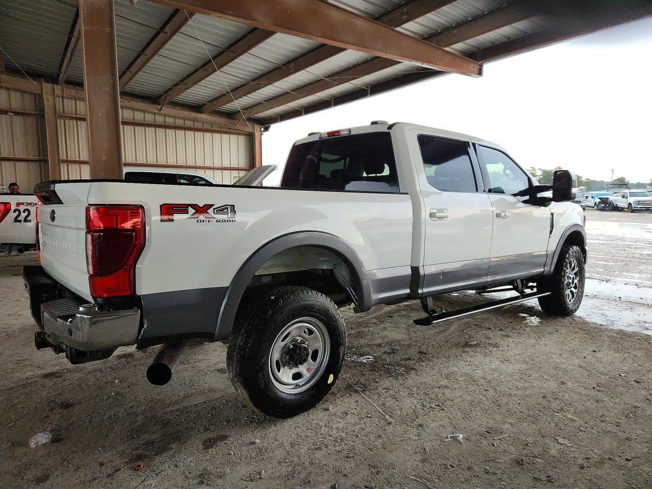 2022 Ford F250 Super Duty - Фото 3