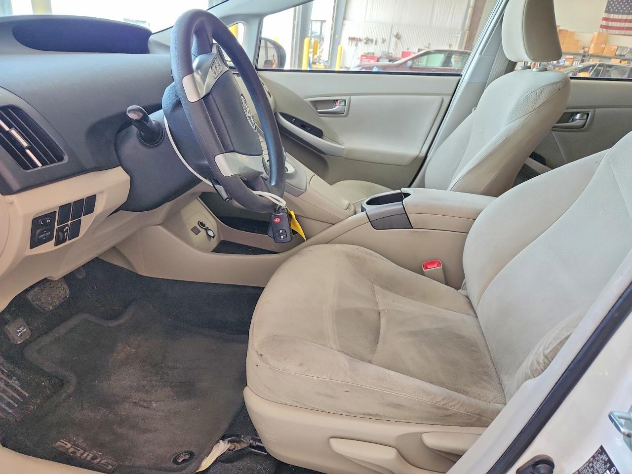 2013 Toyota Prius Three - Фото 7