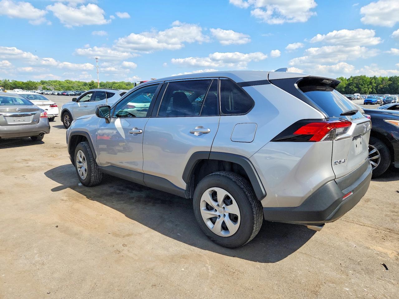 2023 Toyota Rav4 Le - Фото 2
