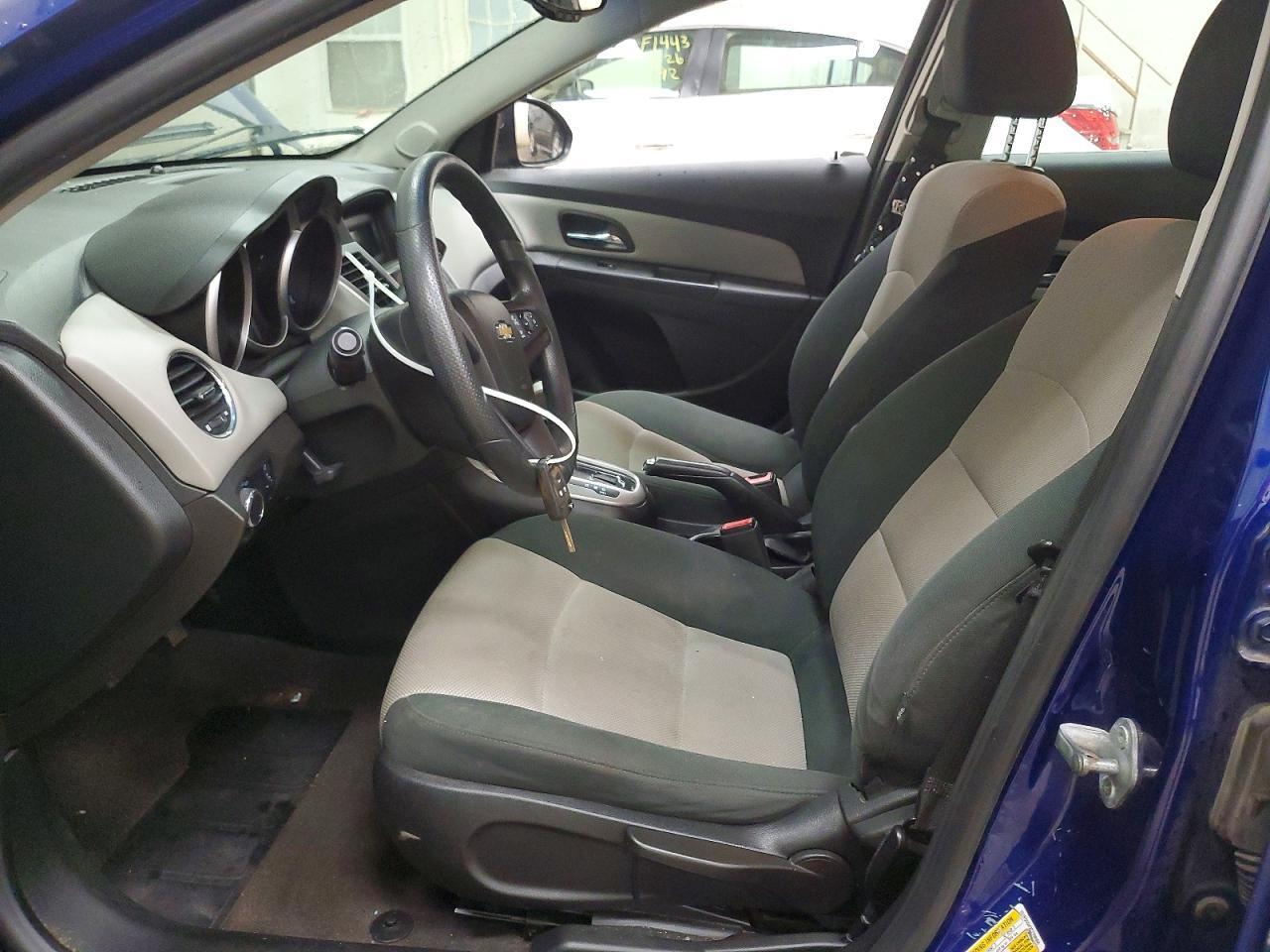2012 Chevrolet Cruze Ls - Image 7