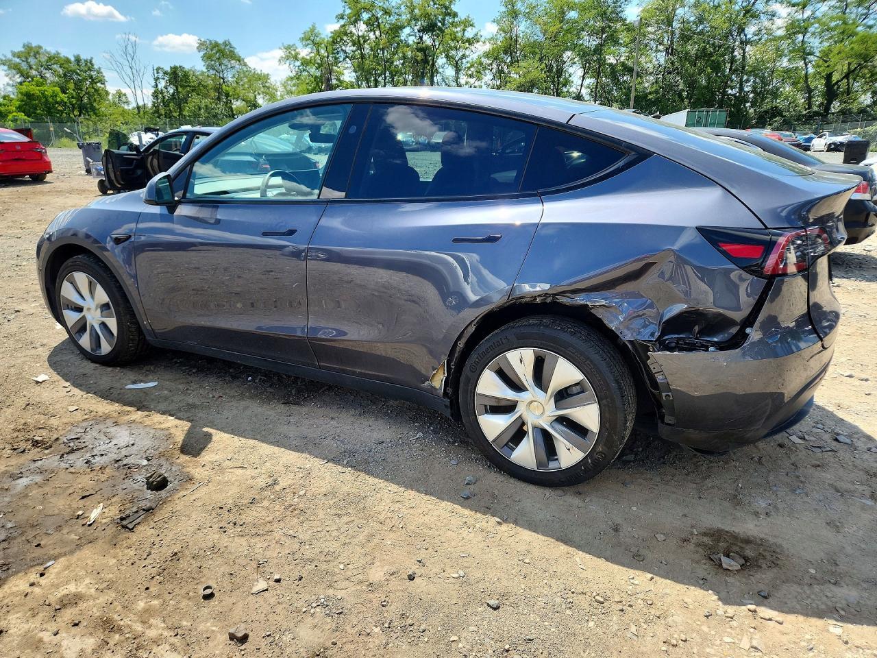 2023 Tesla Model Y - Image 2