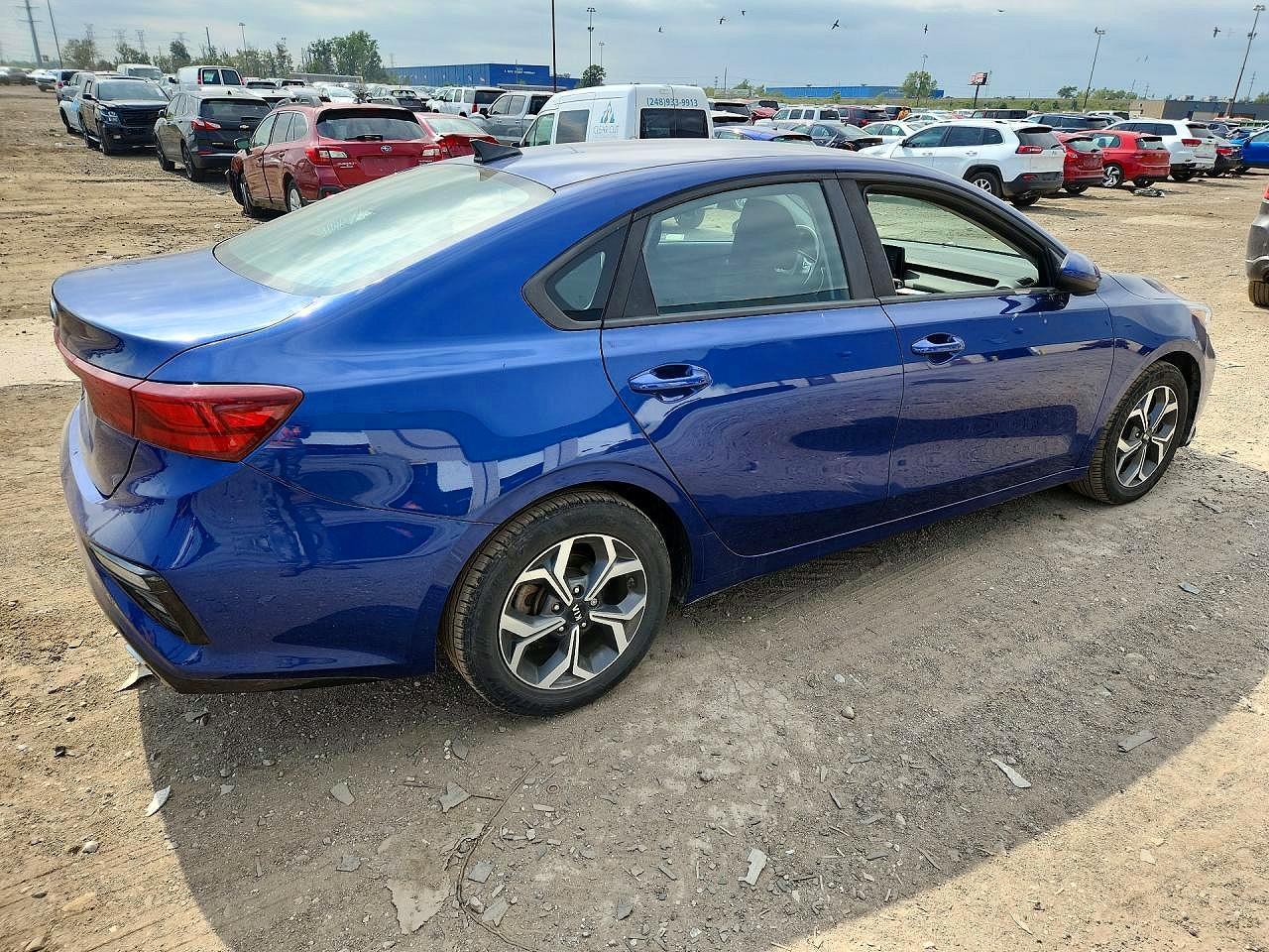 2019 Kia Forte Lxs - Image 3