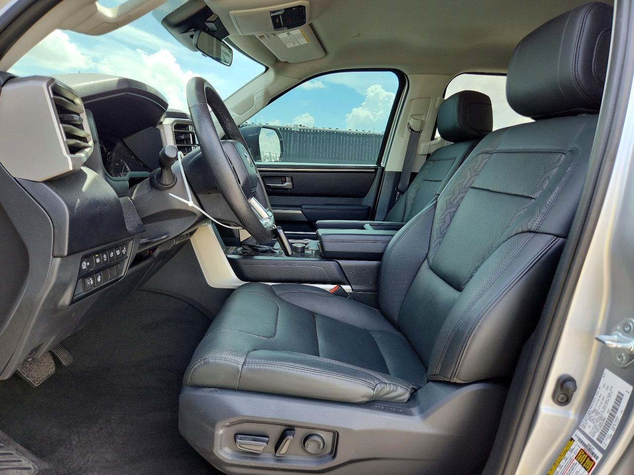 2024 Toyota Tundra Sr5 - Image 7