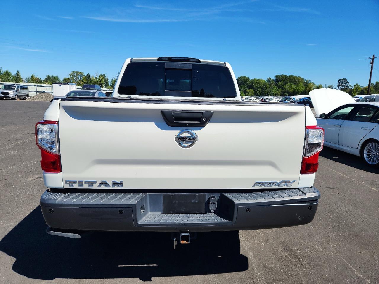 2017 Nissan Titan Pro-4X - Фото 6