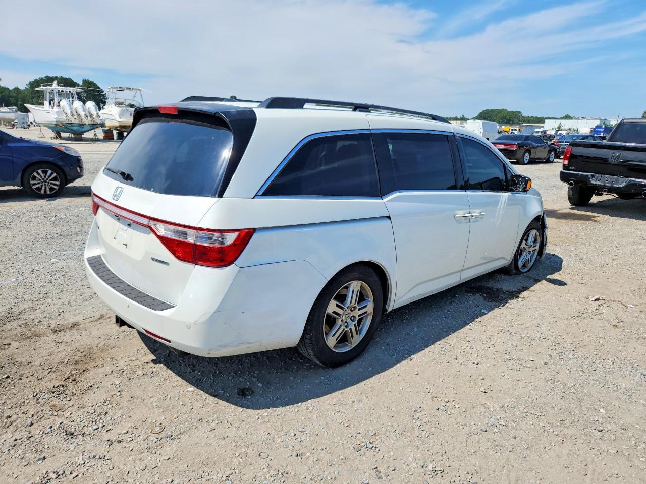 2012 Honda Odyssey Touring - Image 3