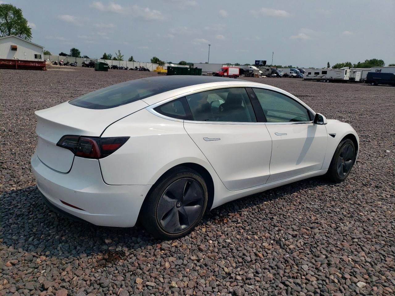2019 Tesla Model 3 - Image 3