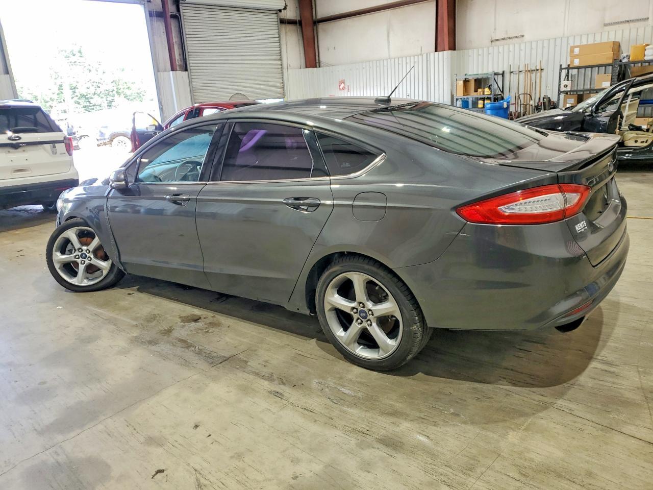 2015 Ford Fusion Se - Image 2