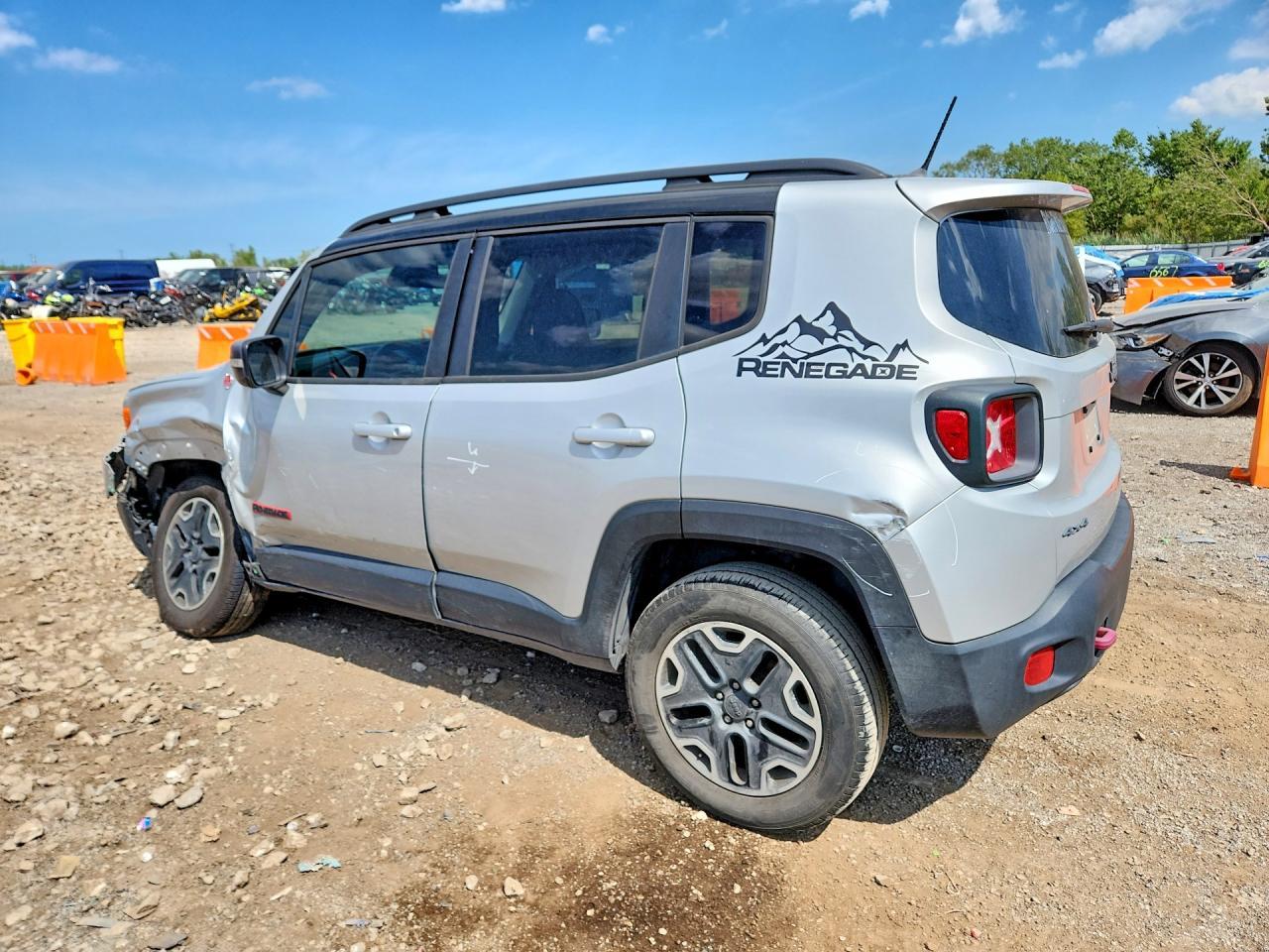 2017 Jeep Renegade Trailhawk - Фото 2