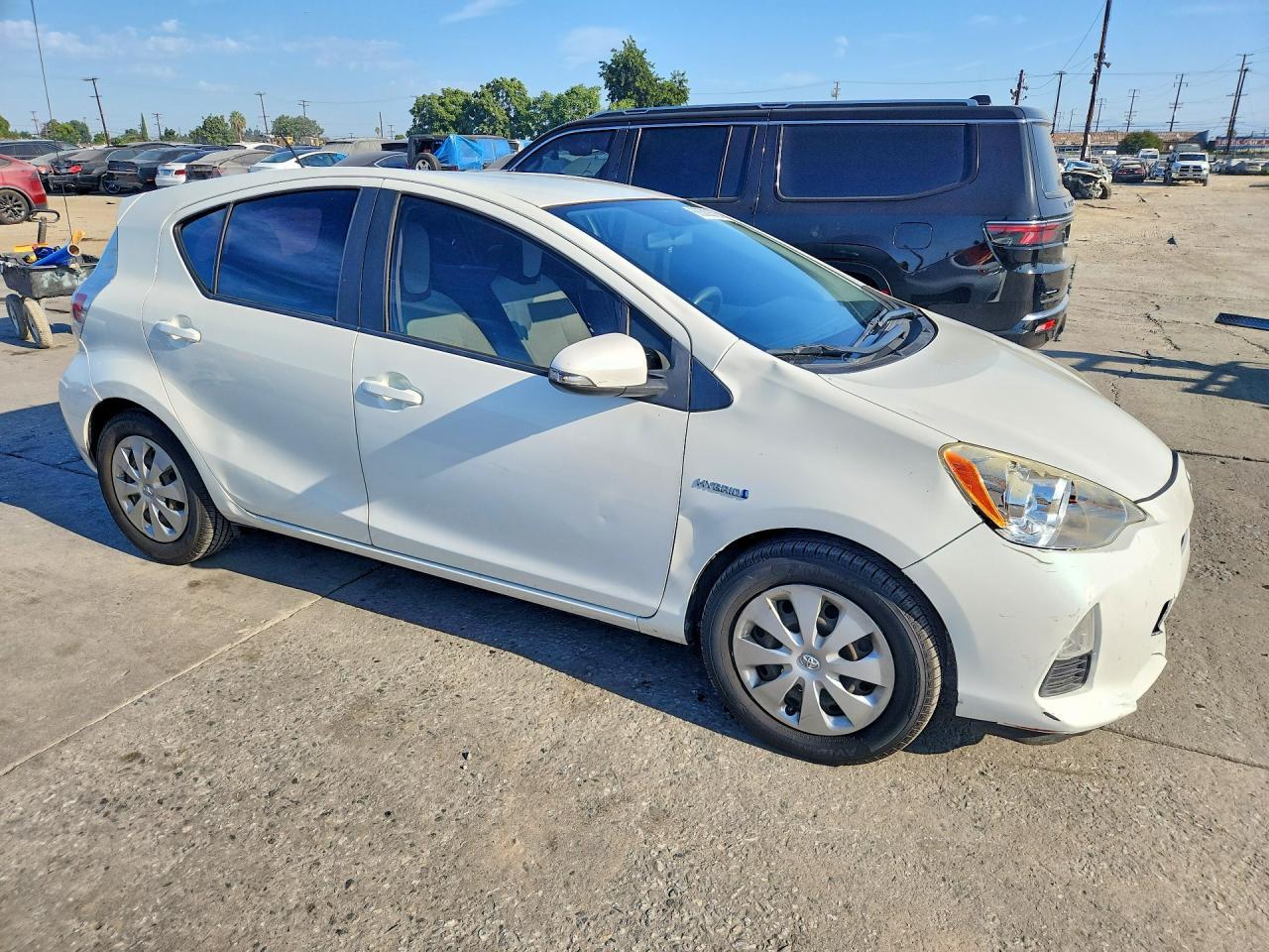 2014 Toyota Prius C One - Image 4