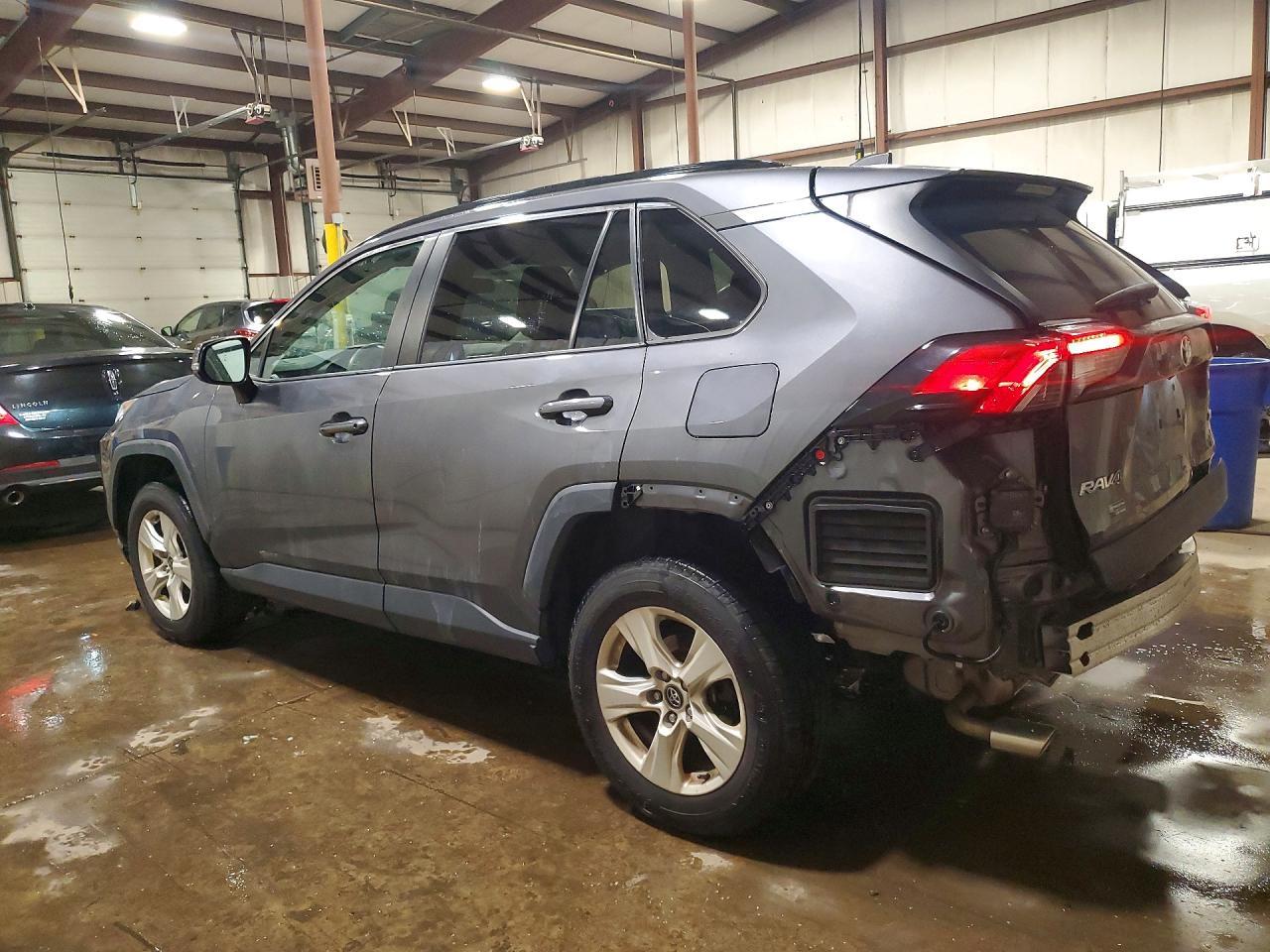 2021 Toyota Rav4 Xle - Фото 2
