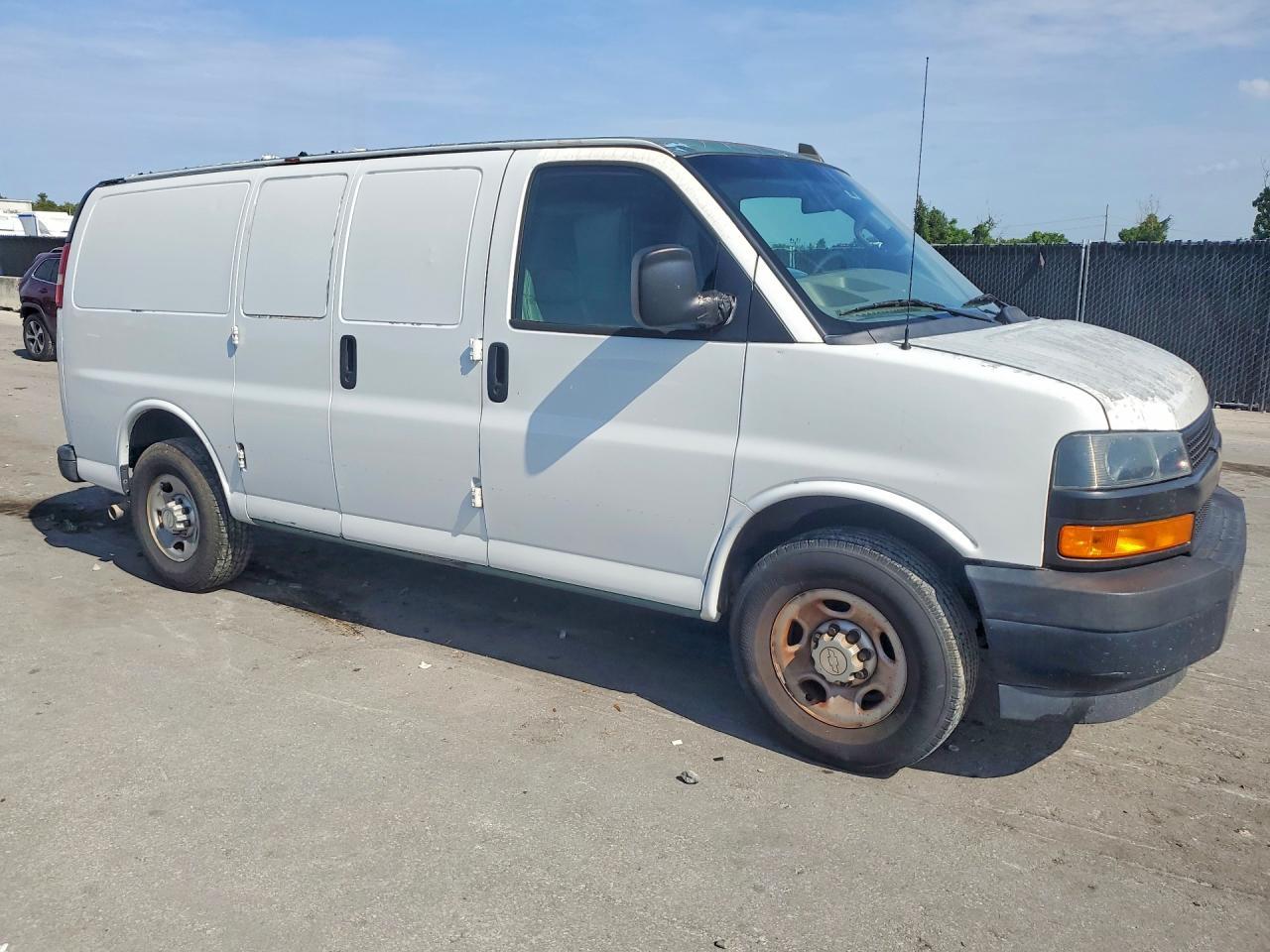 2019 Chevrolet Express G2500 - Фото 4