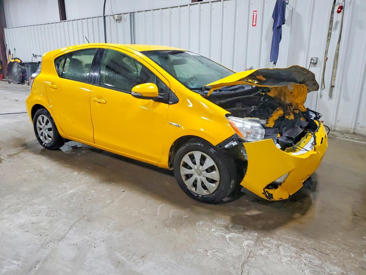 2014 Toyota Prius C Two - Фото 4