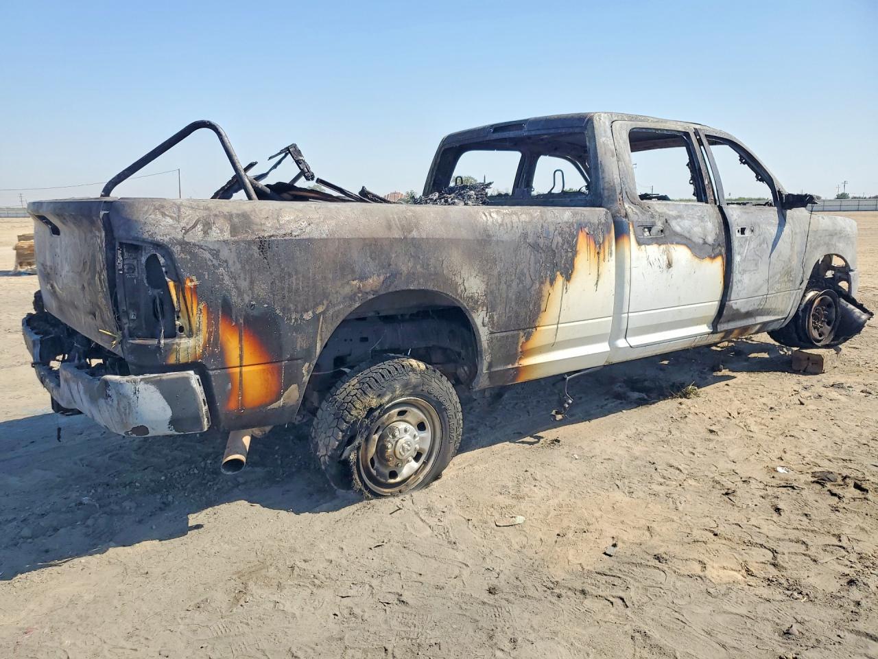 2022 Ram 2500 Tradesman - Фото 3
