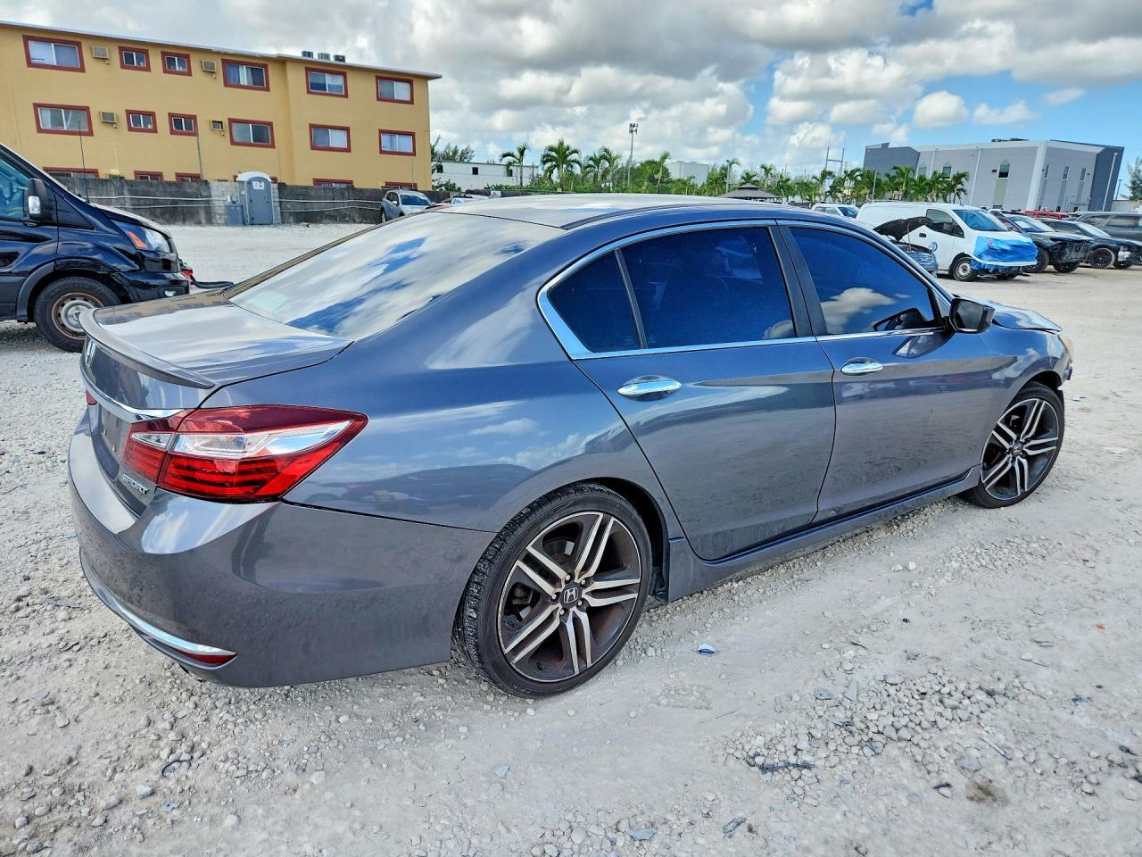 2017 Honda Accord Sport - Фото 3
