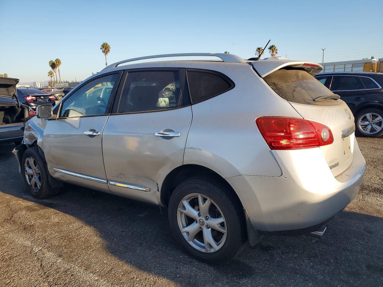 2011 Nissan Rogue S - Фото 2