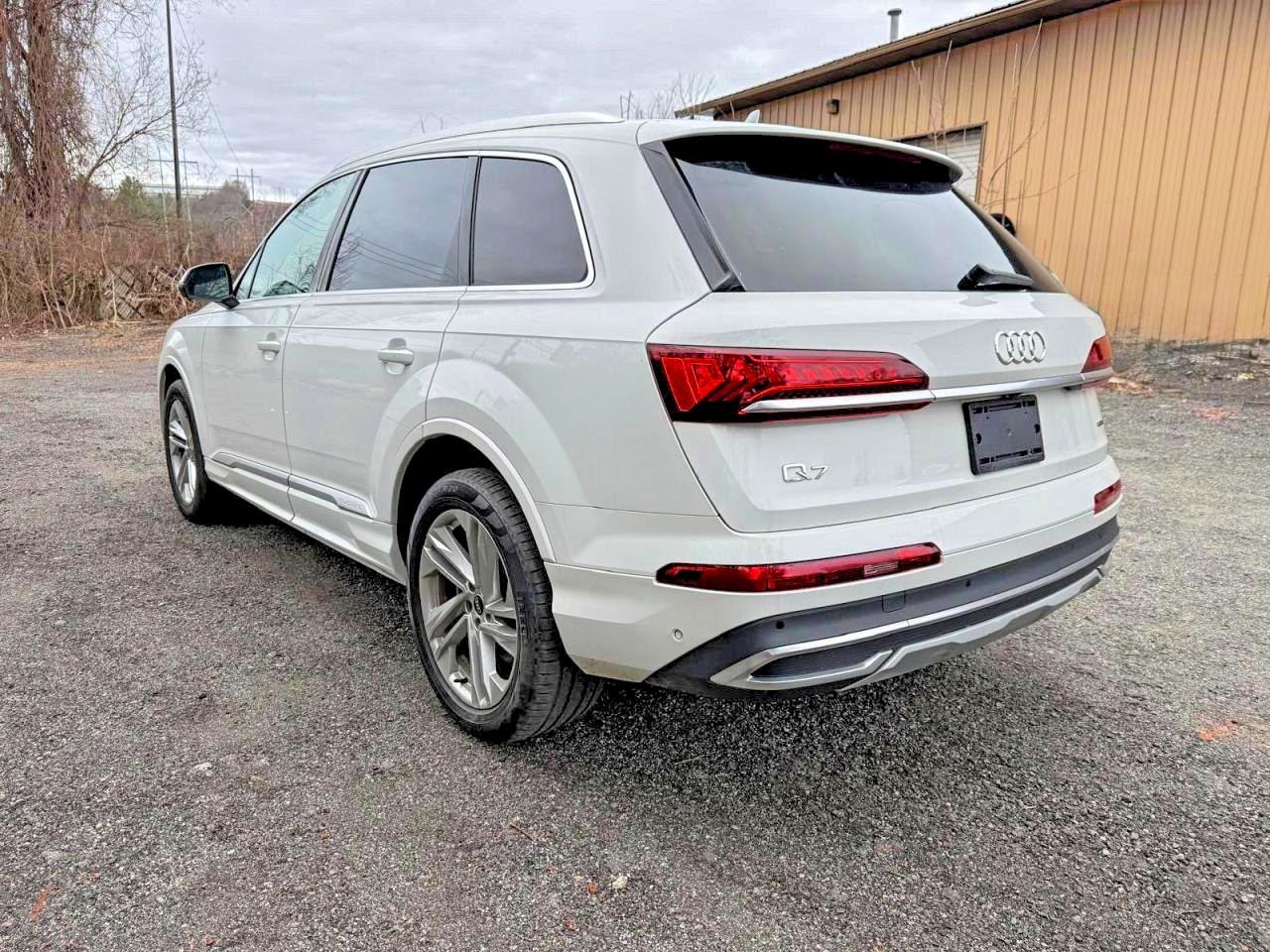 2021 Audi Q7 Premium Plus - Image 3