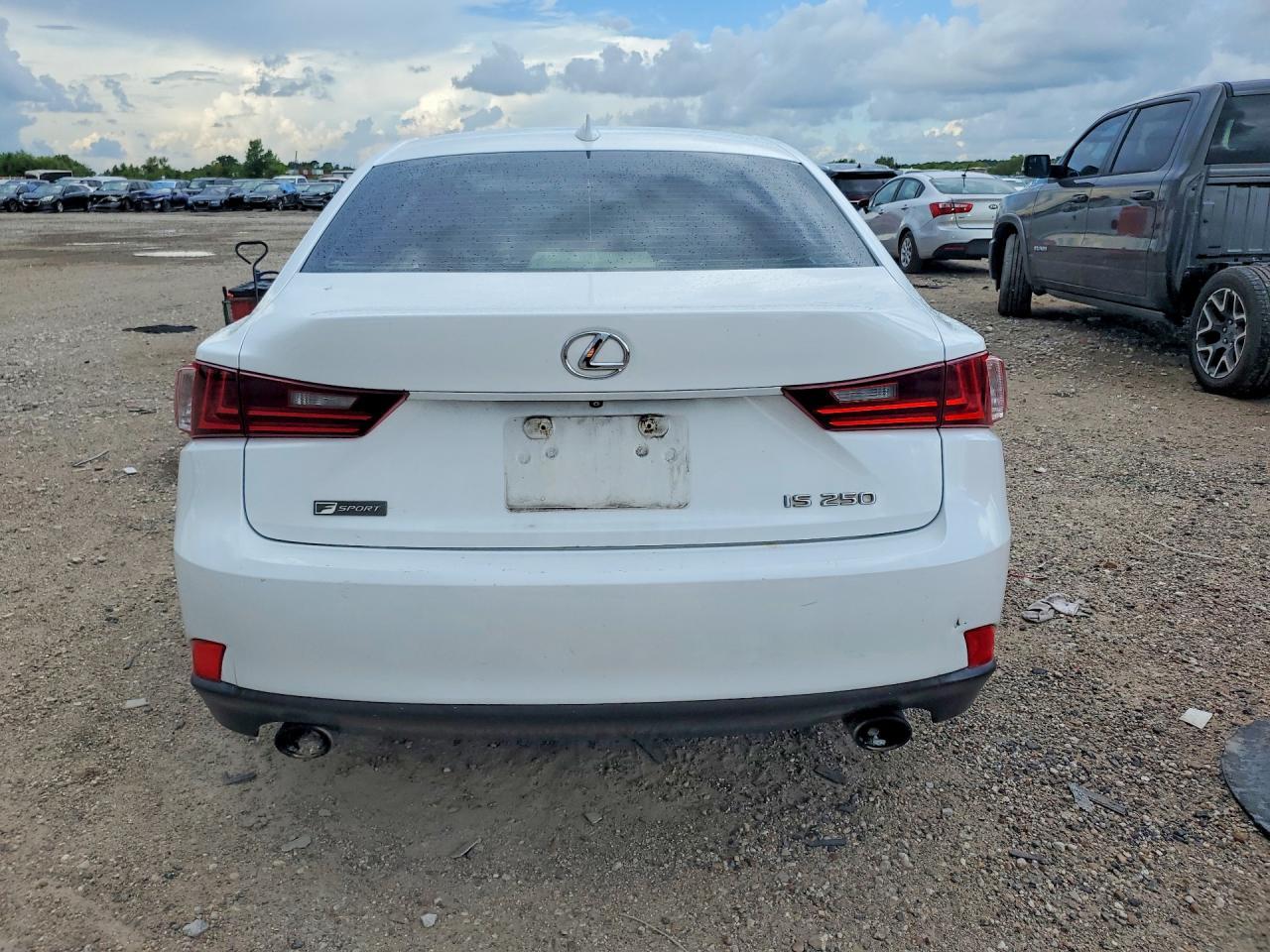 2015 Lexus Is 250 - Image 6