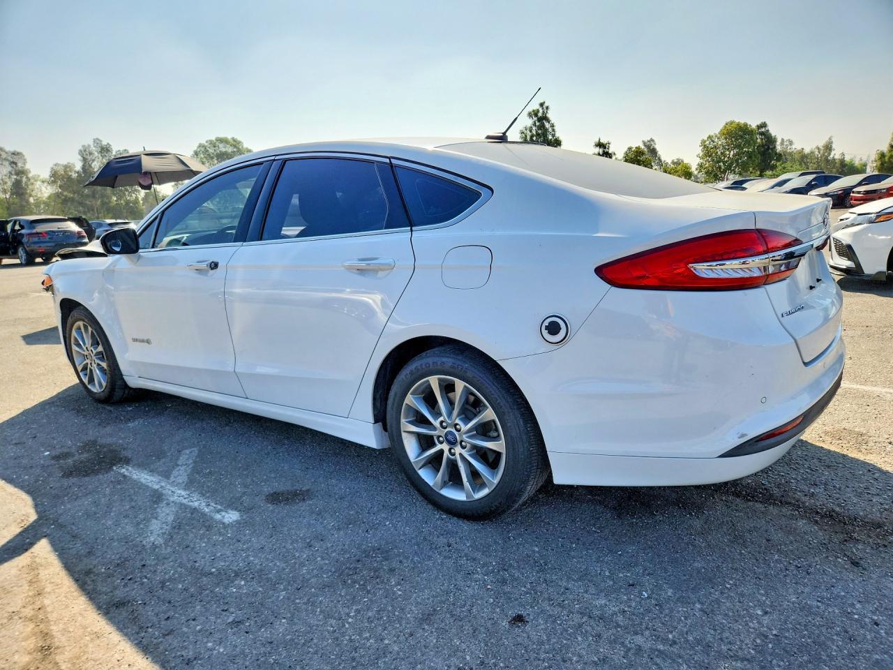 2017 Ford Fusion Se Hybrid - Фото 2