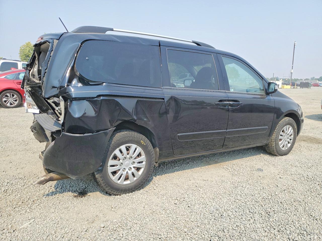 2011 Kia Sedona Lx - Фото 3