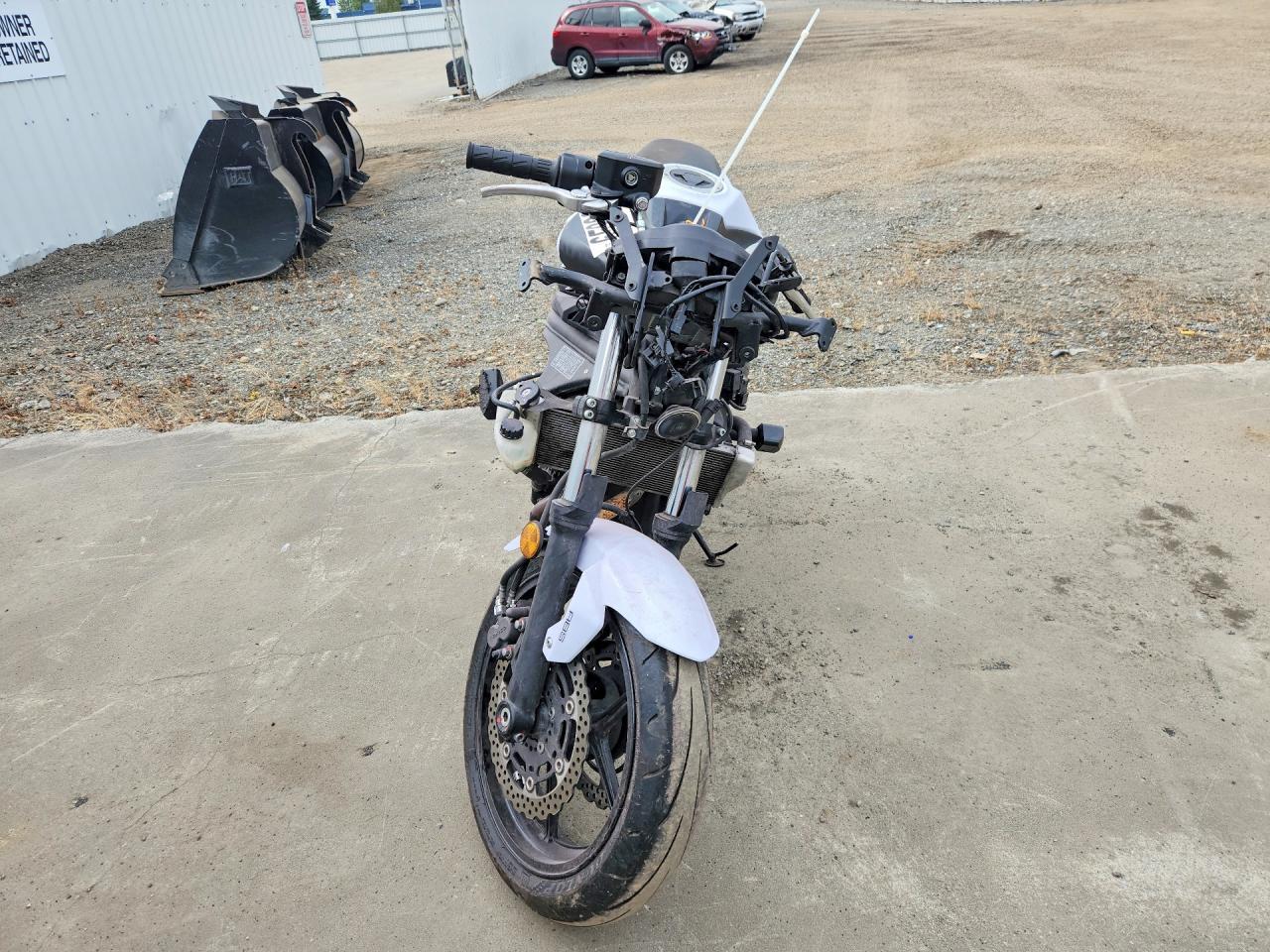 2015 Kawasaki Ex650 F - Image 2