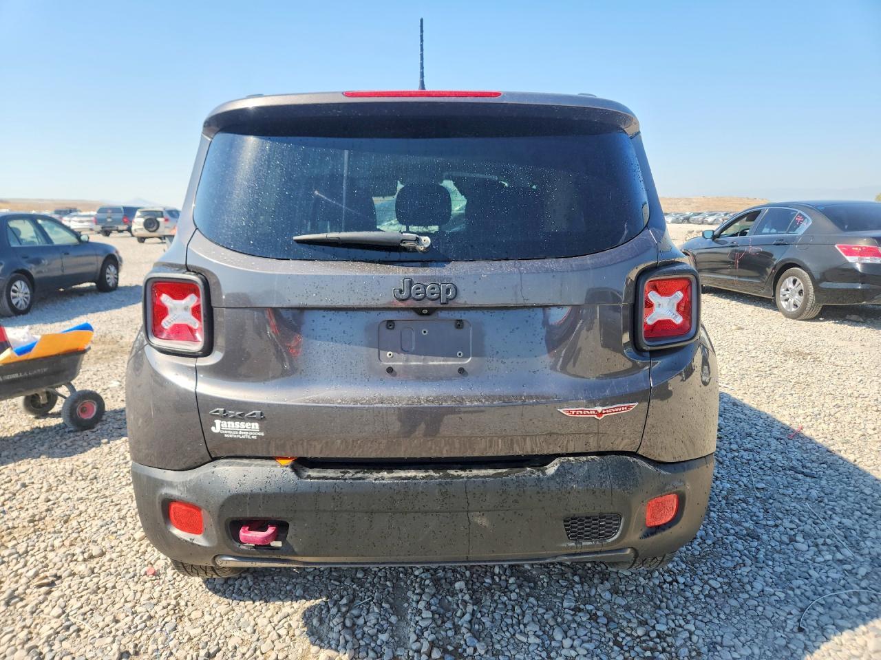 2017 Jeep Renegade Trailhawk - Image 6