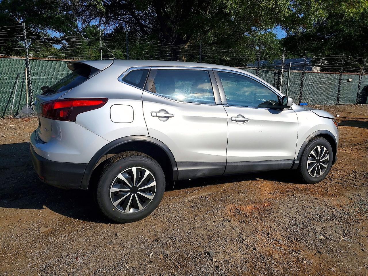 2019 Nissan Rogue Sport S - Фото 3
