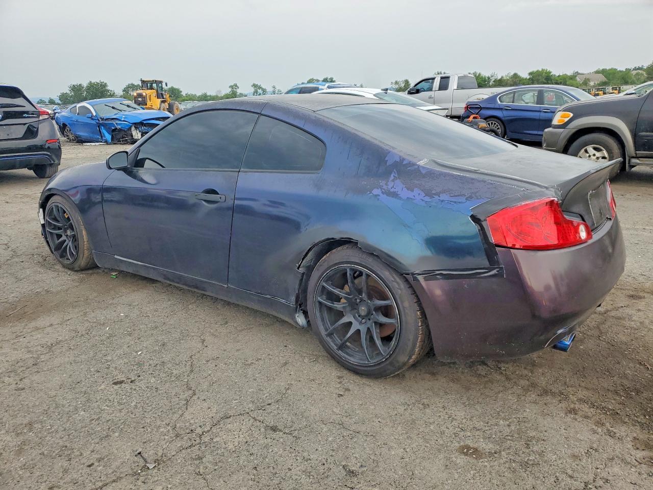 2004 Infiniti G35 Base - Image 2