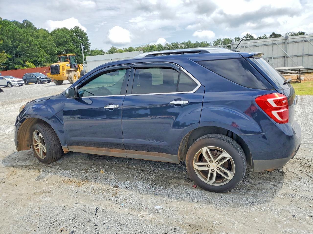 2016 Chevrolet Equinox Ltz - Image 2