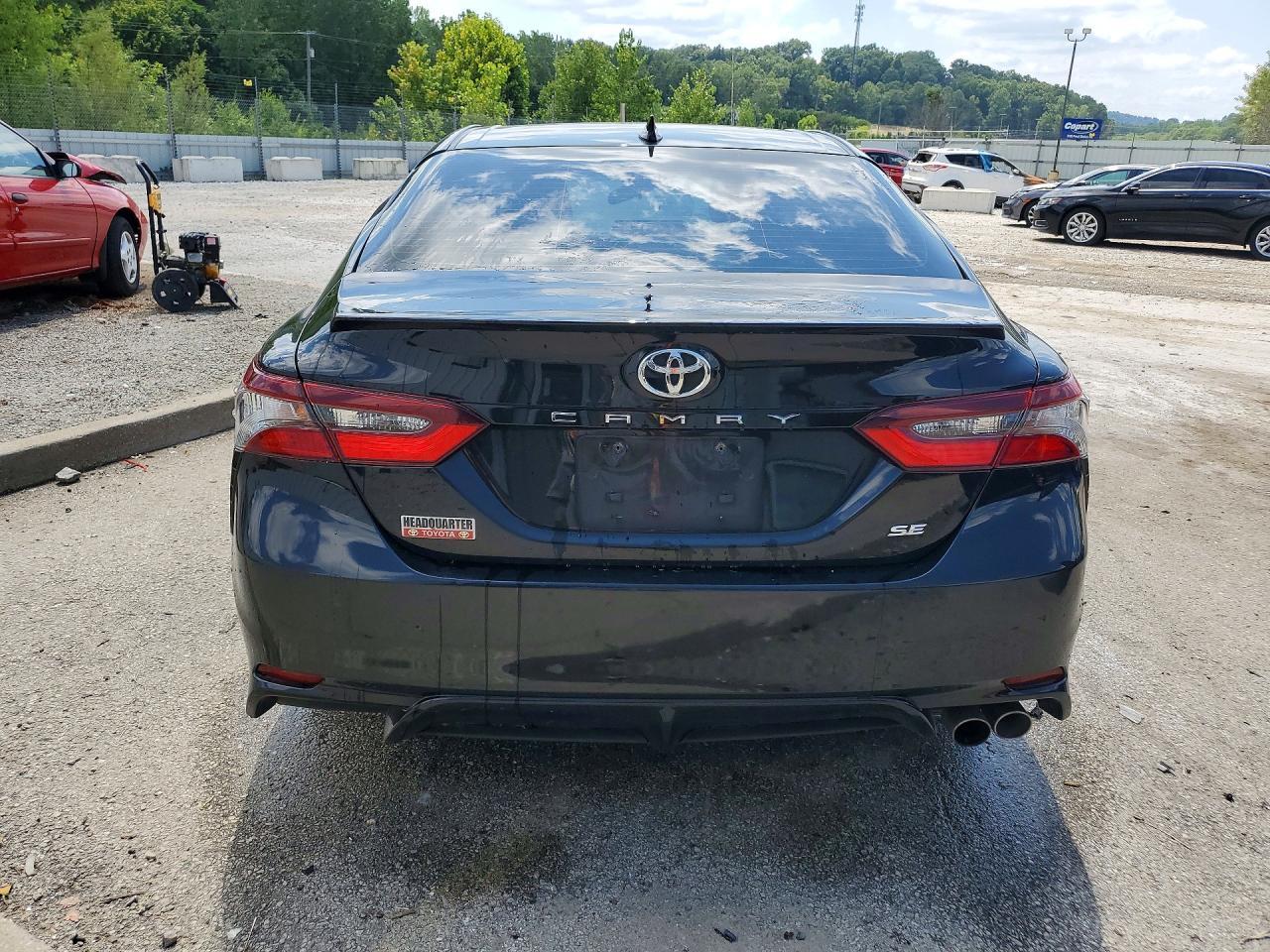 2022 Toyota Camry Se - Фото 6