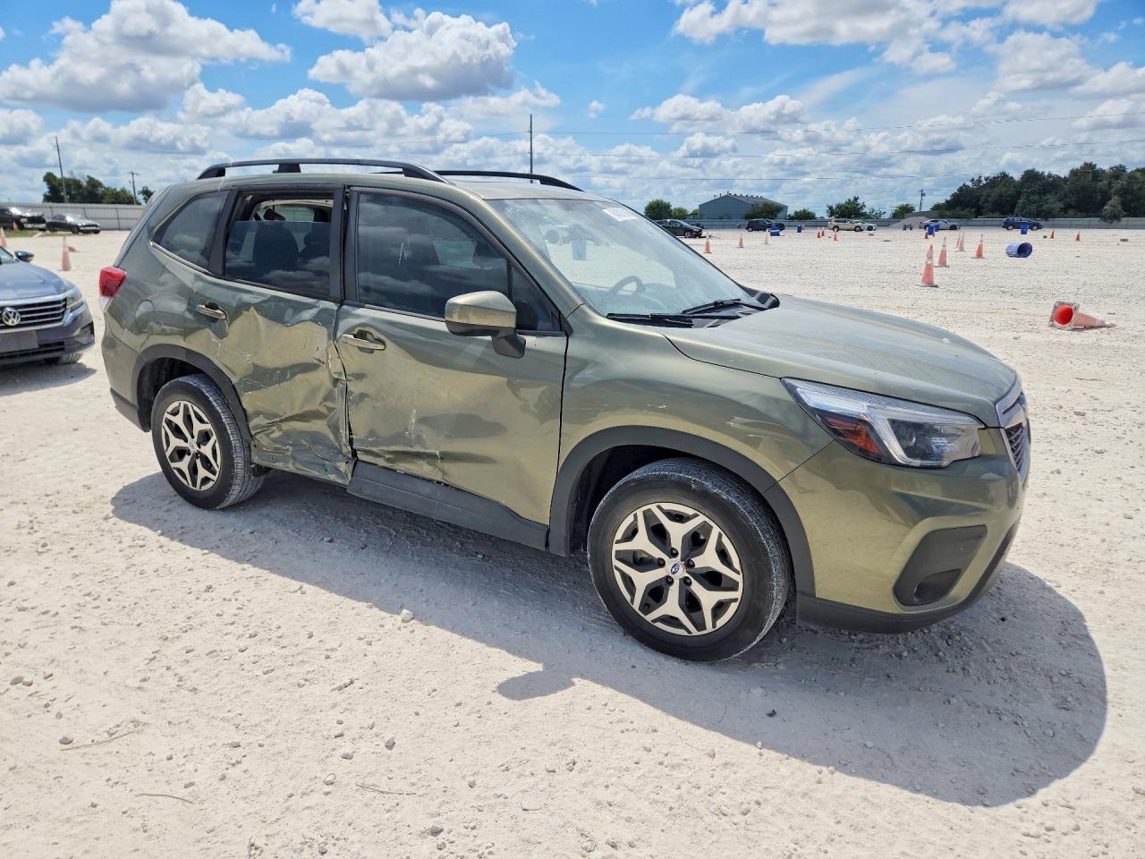 2021 Subaru Forester Premium - Фото 4