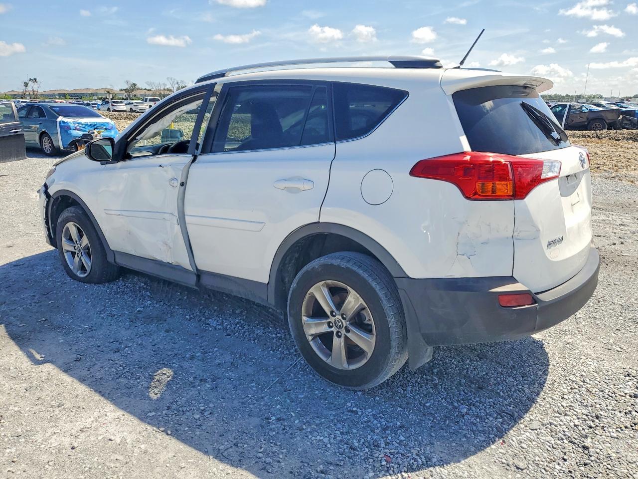 2015 Toyota Rav4 Le - Image 2