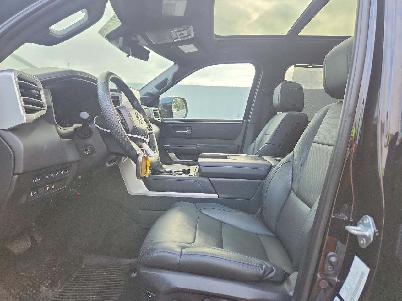 2024 Toyota Tundra Platinum - Image 7