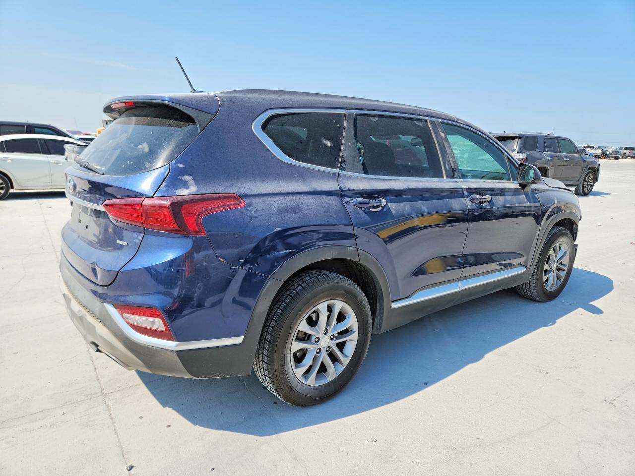 2019 Hyundai Santa Fe Se - Фото 3